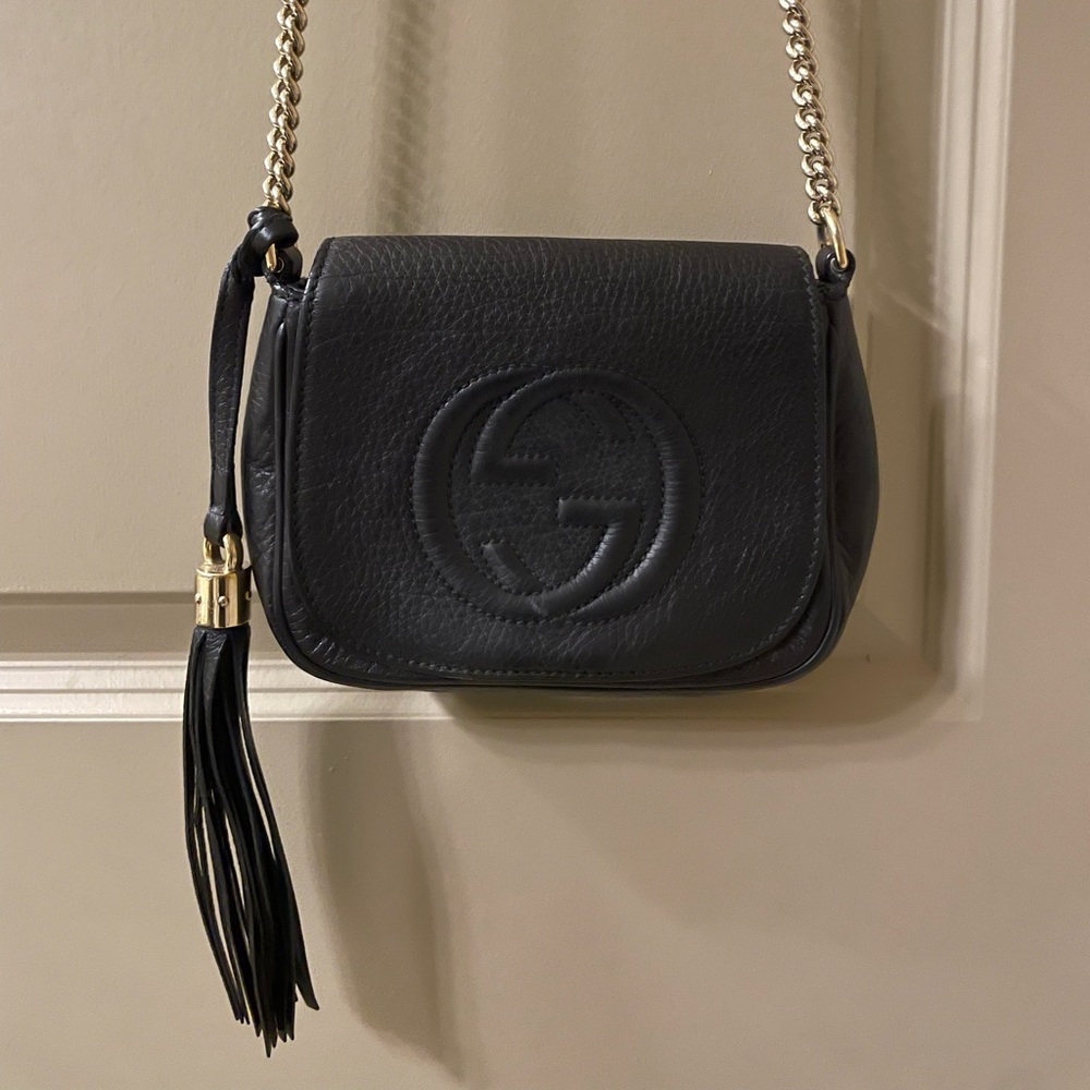 Gucci crossbody with chain handle